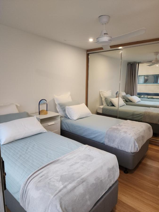 Entire Beachside 2 Bedroom Unit * Gold Coast